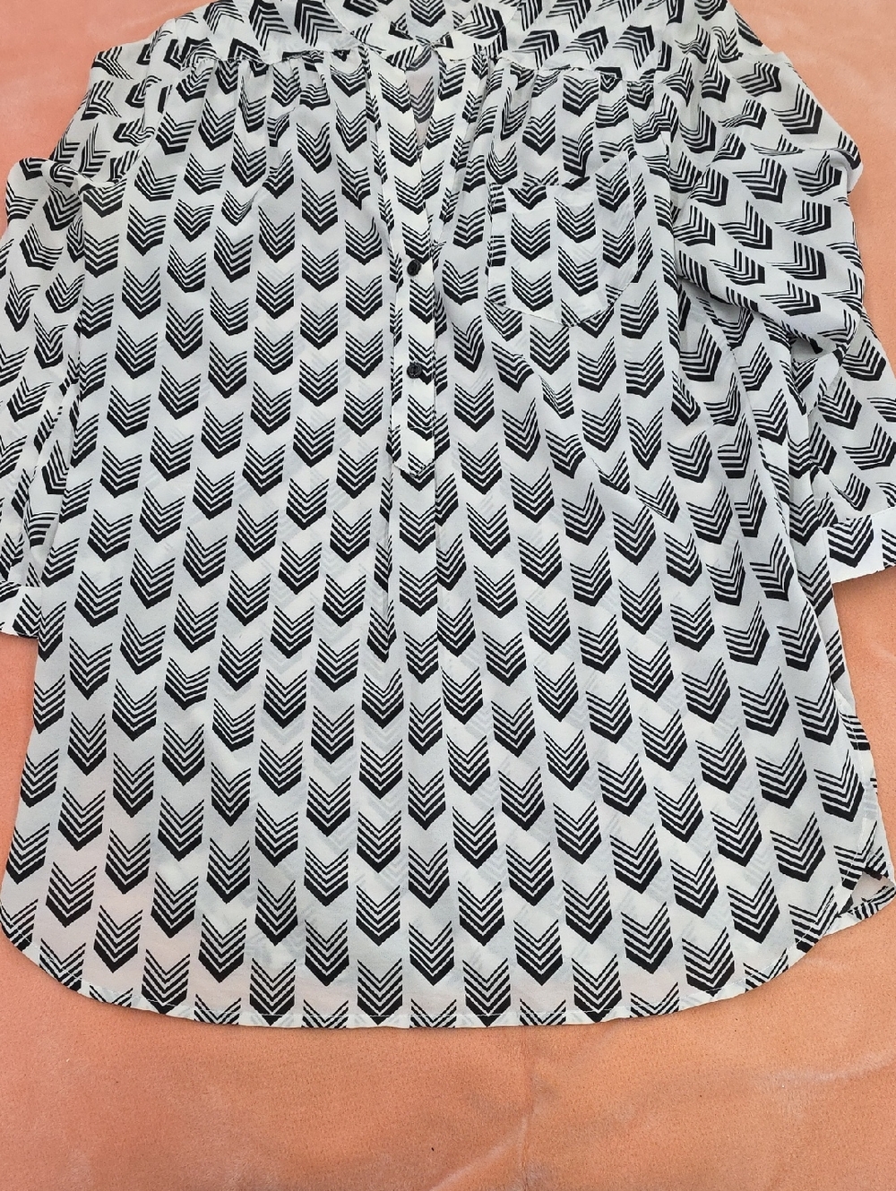 Hawthorn Black & White Chevron Print Long Sleeve Blouse - Picture 4 of 8
